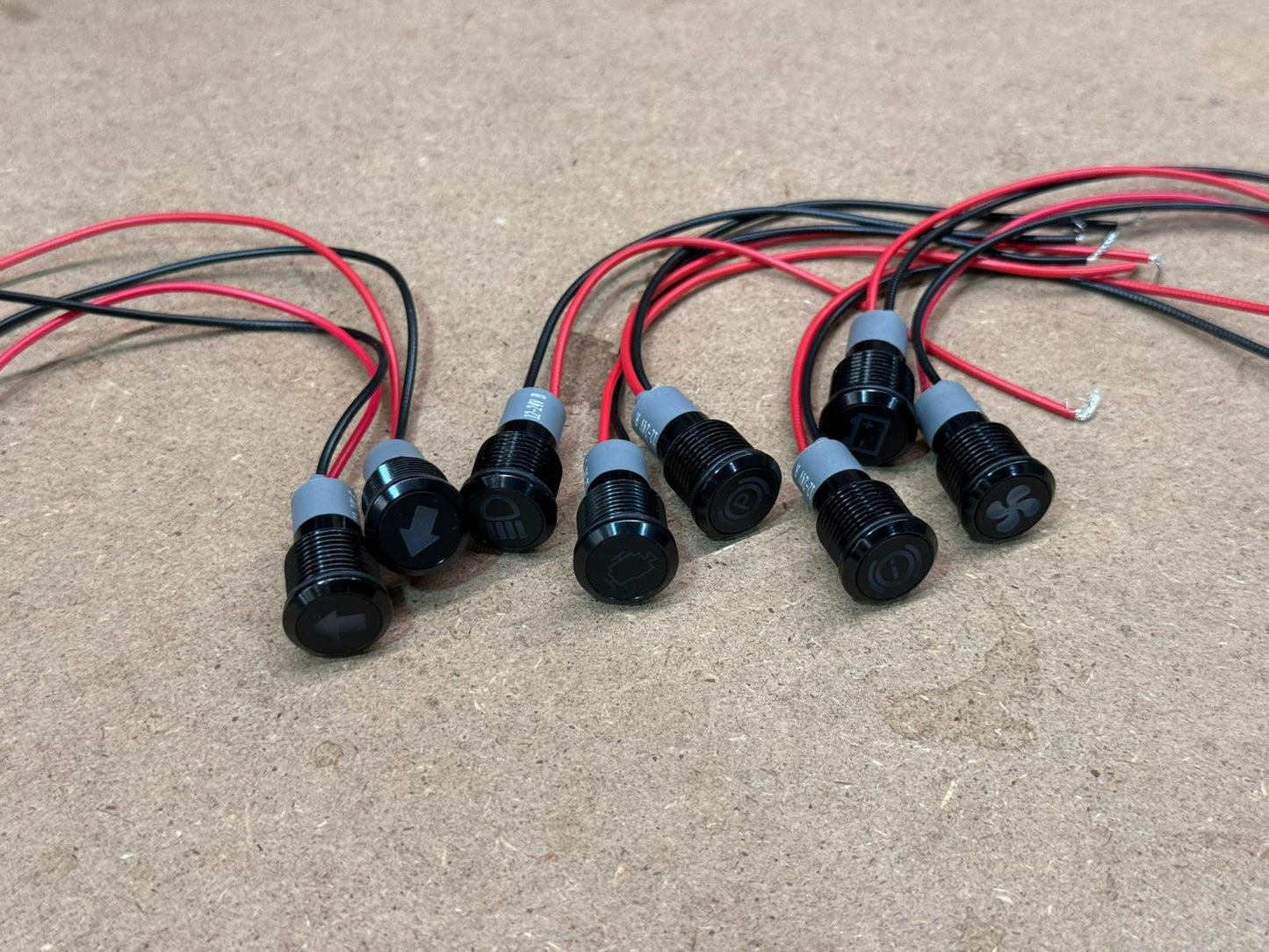 Retrotech Classic 60X(インストルメントクラスター交換) - ベアシャシーVB VC VHコモドール交換キット